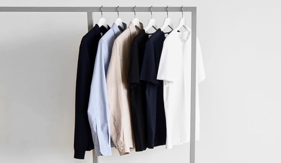 minimalist wardrobe